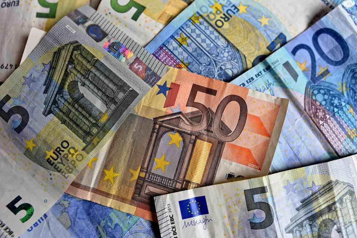 how many euros per day in paris